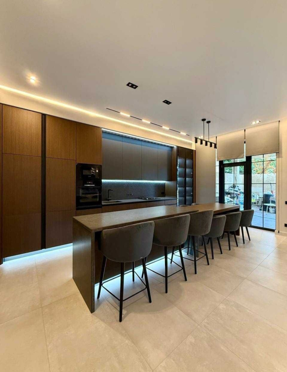 Дом на ул. Толбухина, 250 м², 740 000$ — FAKTOR