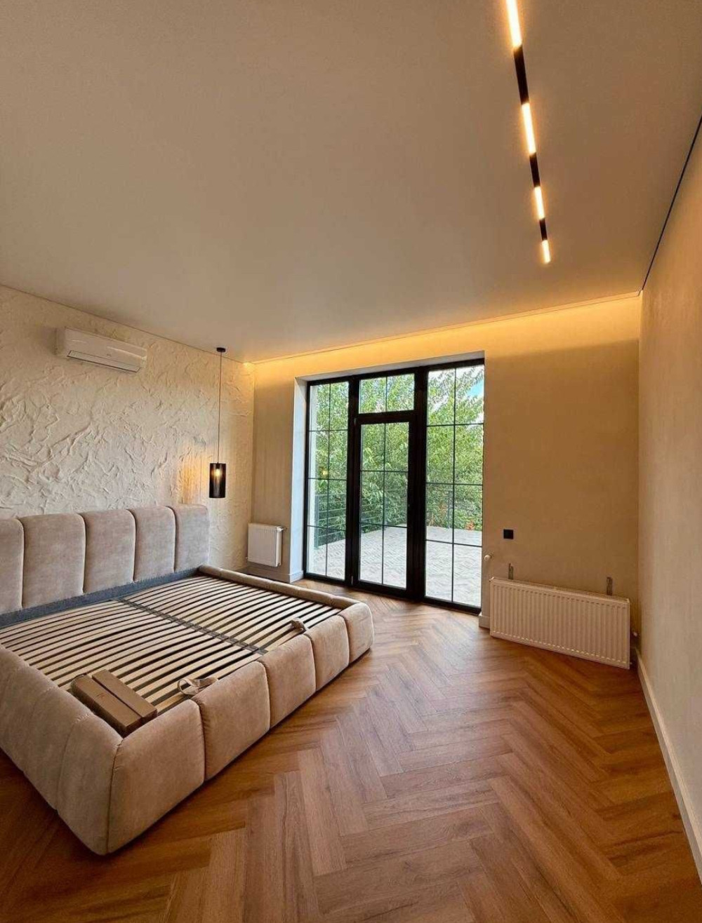 Дом на ул. Толбухина, 250 м², 740 000$ — FAKTOR