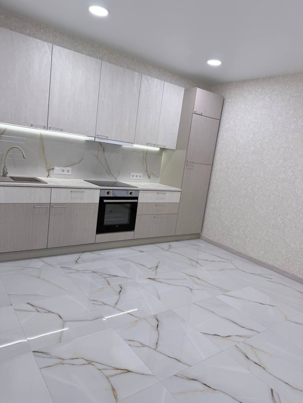 Квартира на вул. Сахарова Академика, 43 м², 57 000$ — FAKTOR