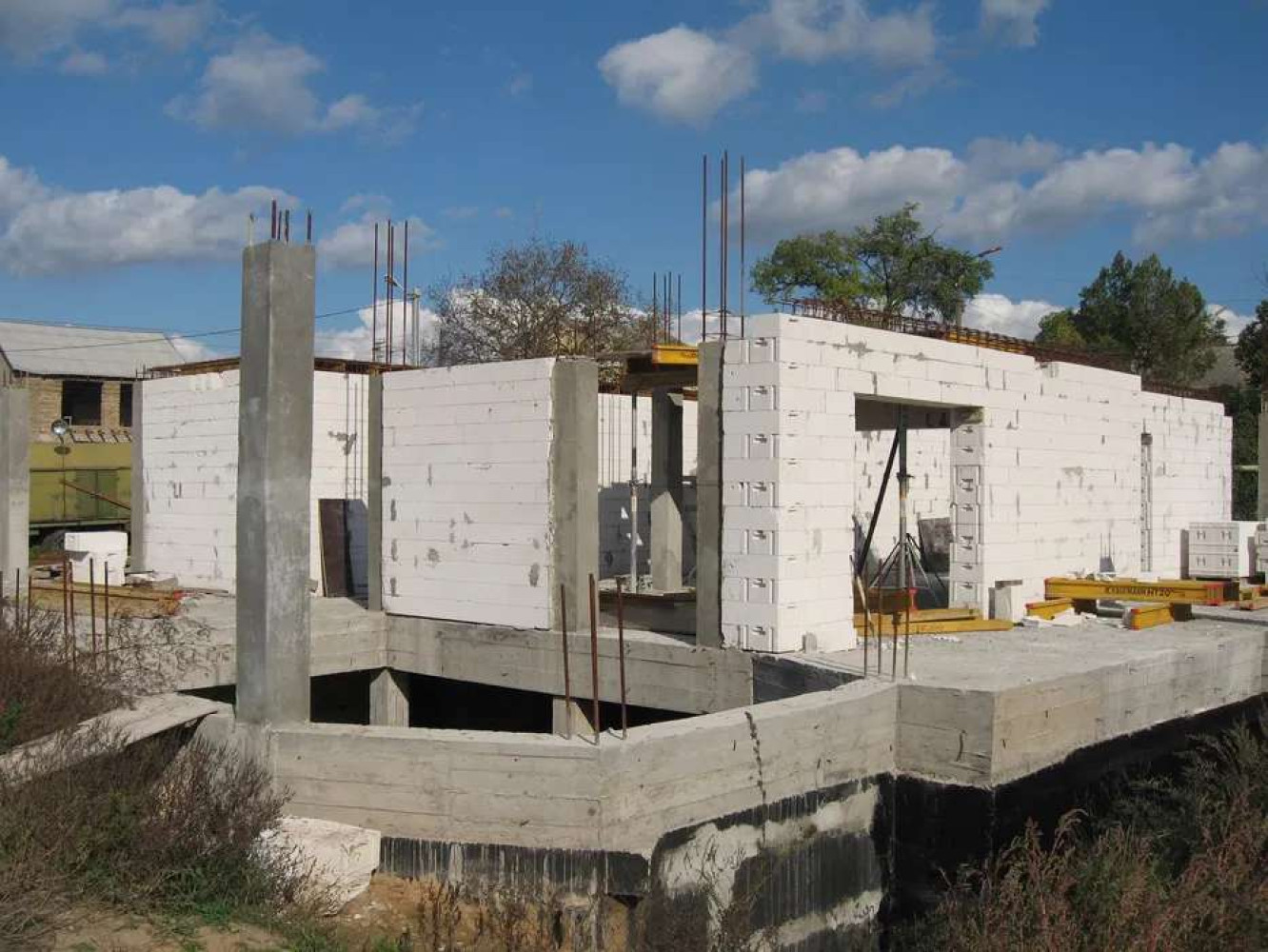 Дом на ул. Светлая, 950 м², 425 000$ — FAKTOR