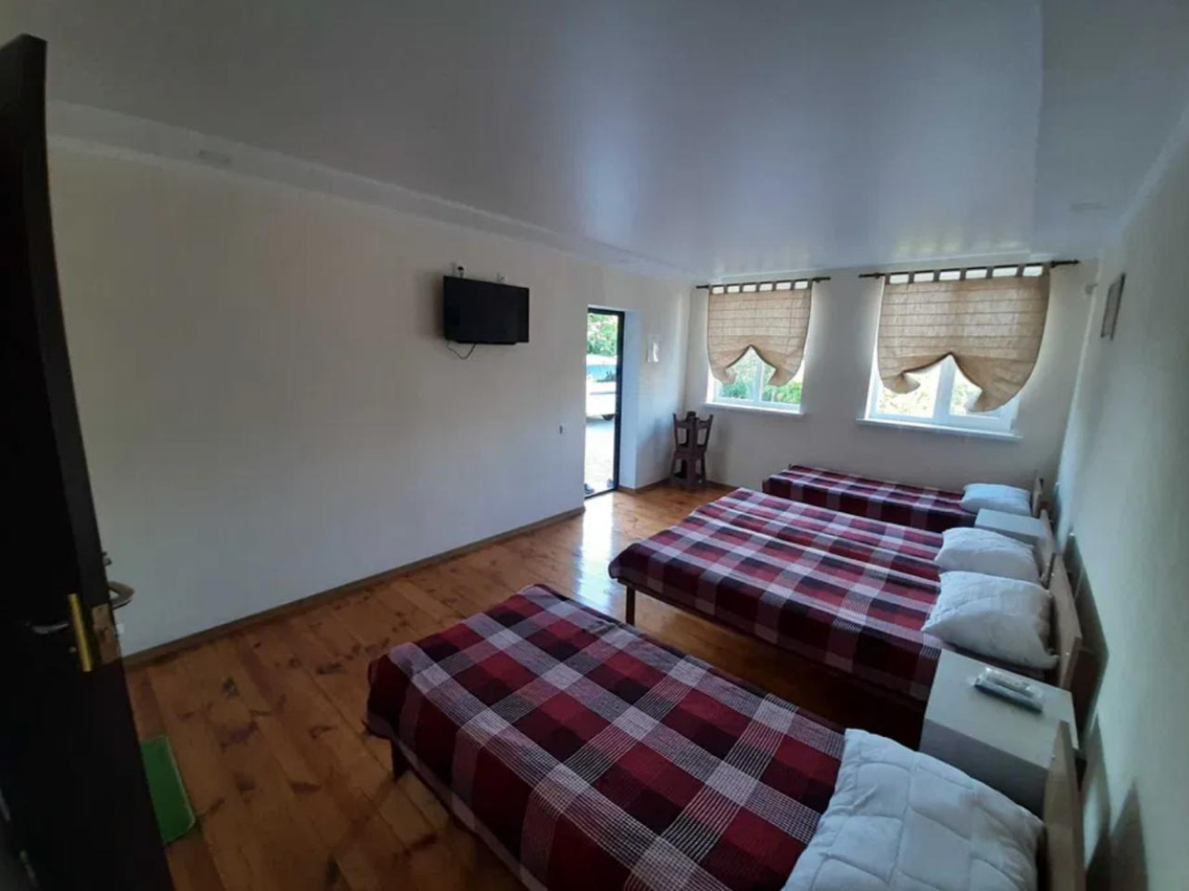 Комерційна нерухомість на вул. Январец3, 250 м², 165 000$ — FAKTOR