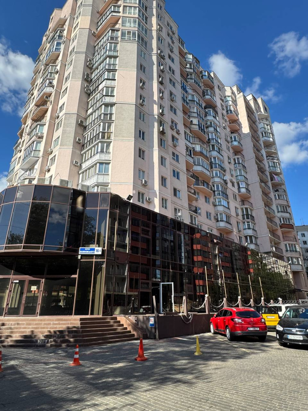 Комерційна нерухомість на вул. Вадатурского Алексея, 12 м², 12 000$ — FAKTOR