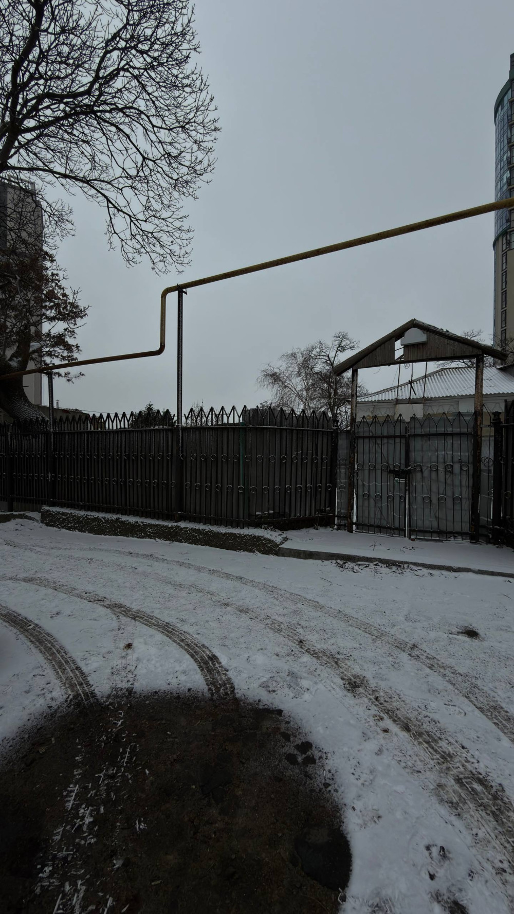 Дом на ул. Золотой берег, 2000 м², 700 000$ — FAKTOR