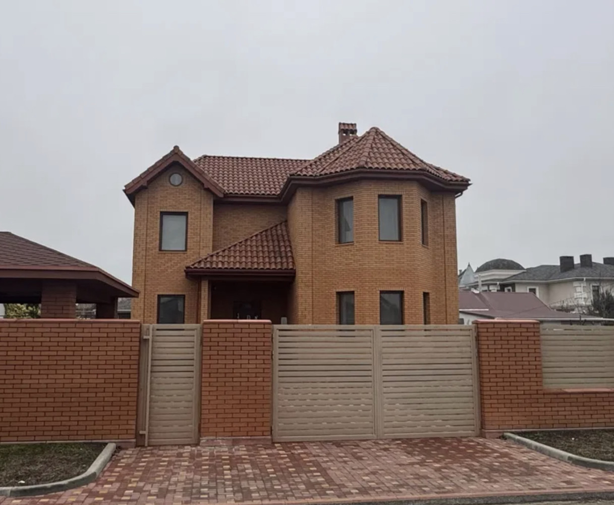 Дом на ул. Хмельницкого, 230 м², 290 000$ — FAKTOR