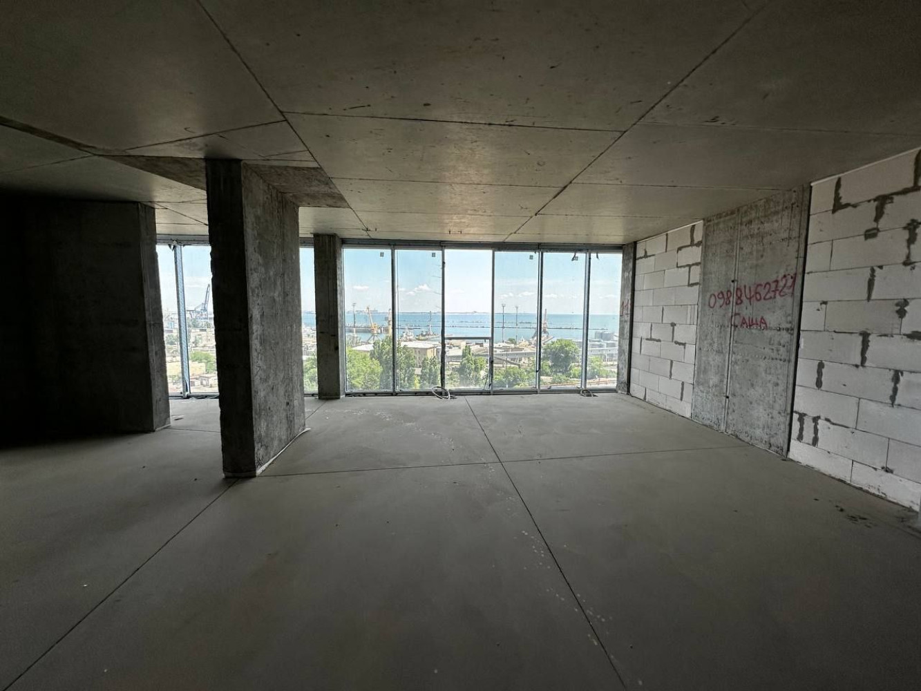 Комерційна нерухомість на вул. Приморская (Приморский), 90 м², 85 000$ — FAKTOR