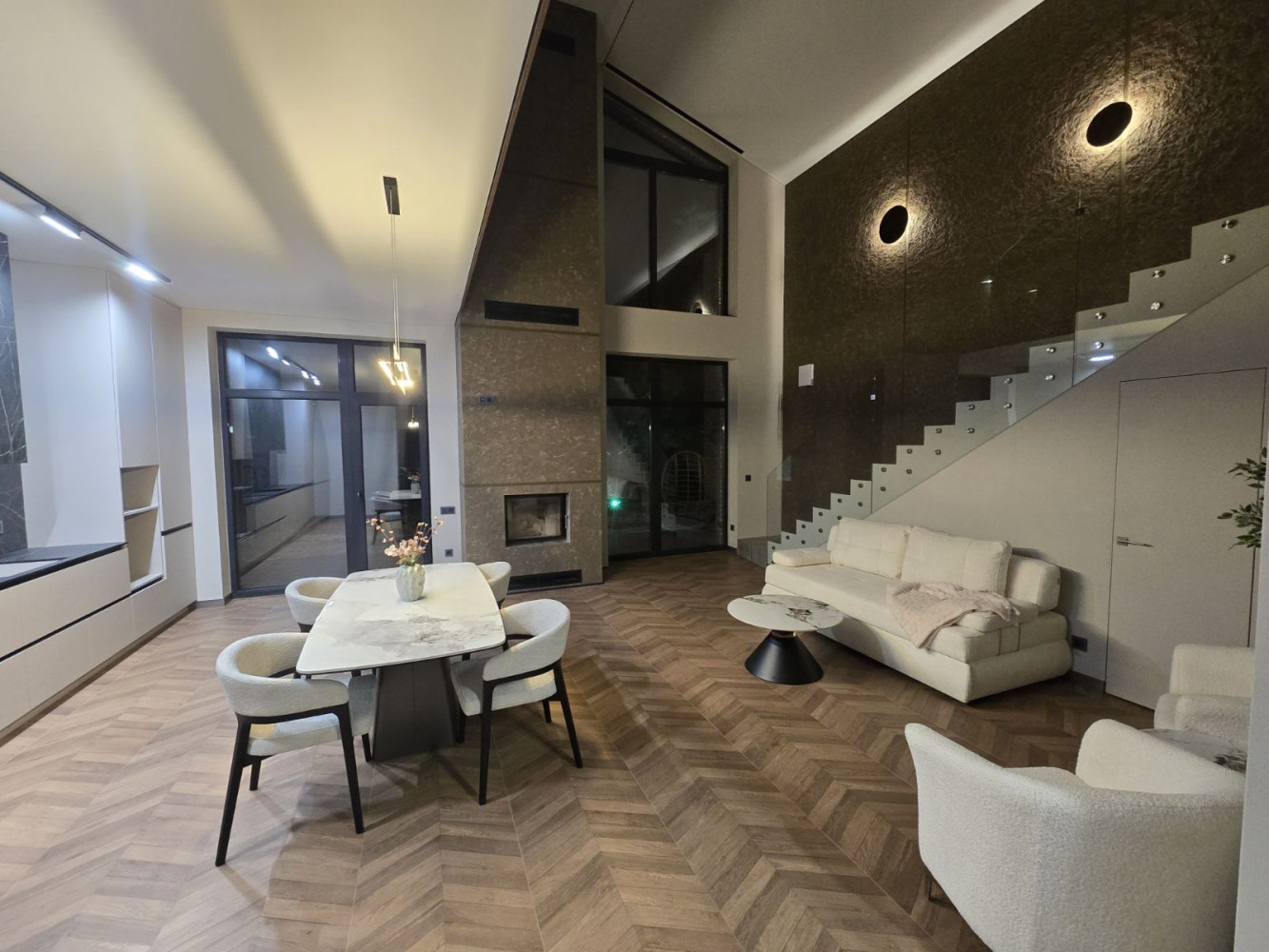 Дом на ул. Дружбы Народов, 175 м², 450 000$ — FAKTOR
