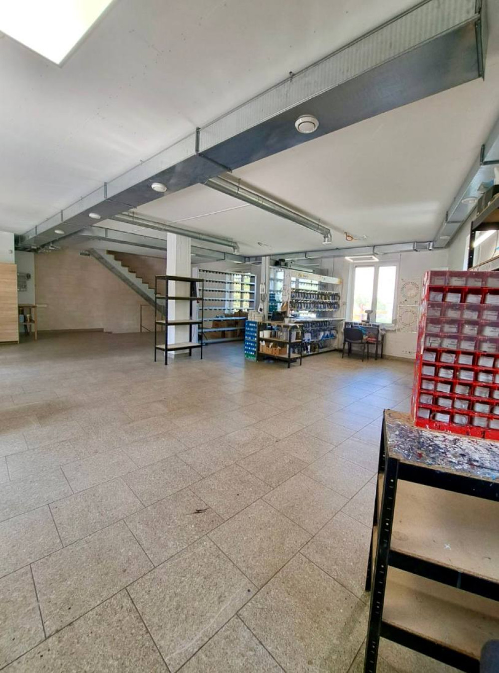 Комерційна нерухомість на вул. Раскидайловская, 300 м², 500 000$ — FAKTOR