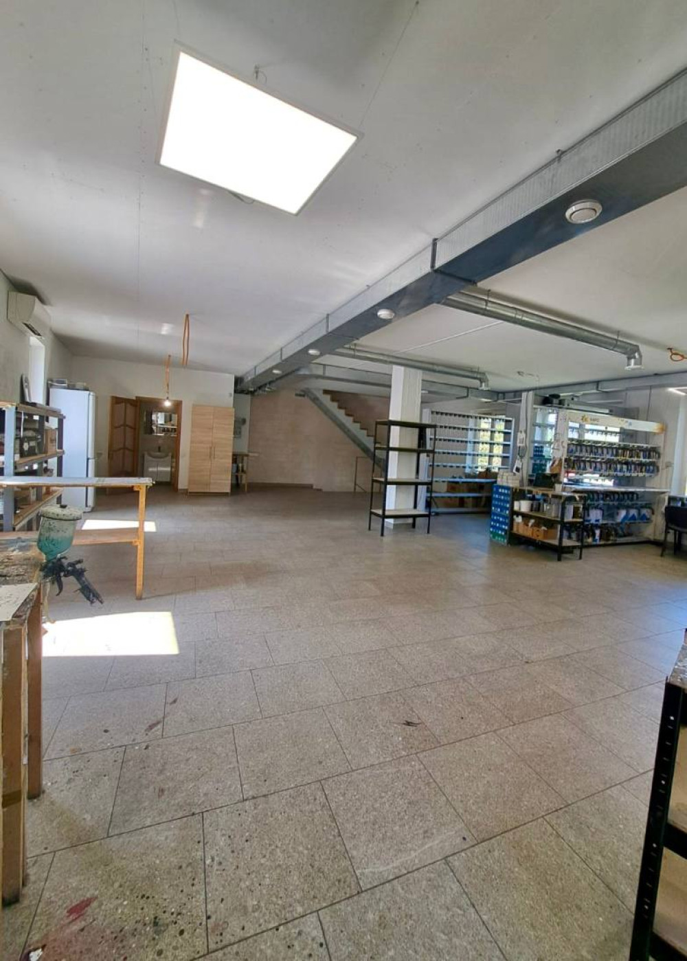 Комерційна нерухомість на вул. Раскидайловская, 300 м², 500 000$ — FAKTOR