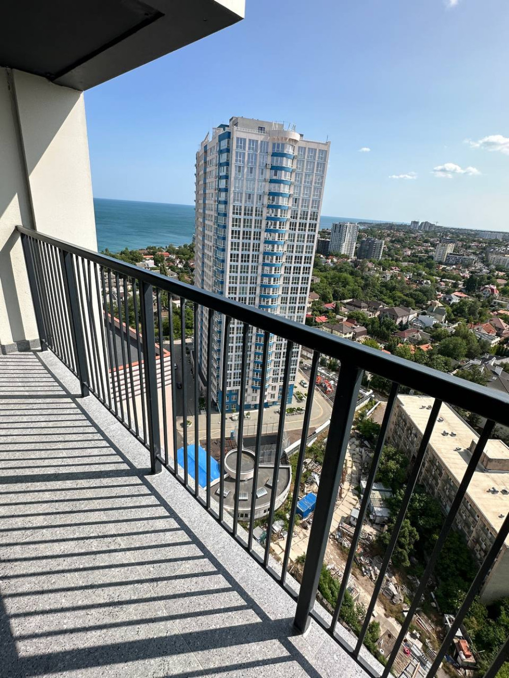 Коммерческая недвижимость на ул. Литературная, 15 м², 18 500$ — FAKTOR