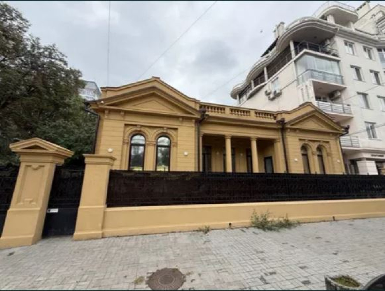Дом на ул. Уютная (Совиньон), 400 м², 1 000 000$ — FAKTOR