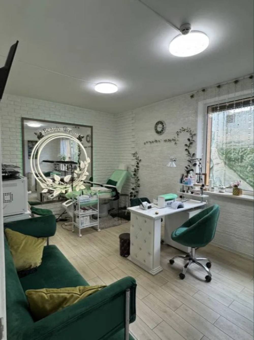 Комерційна нерухомість на вул. Массив Радужный, 58 м², 51 000$ — FAKTOR