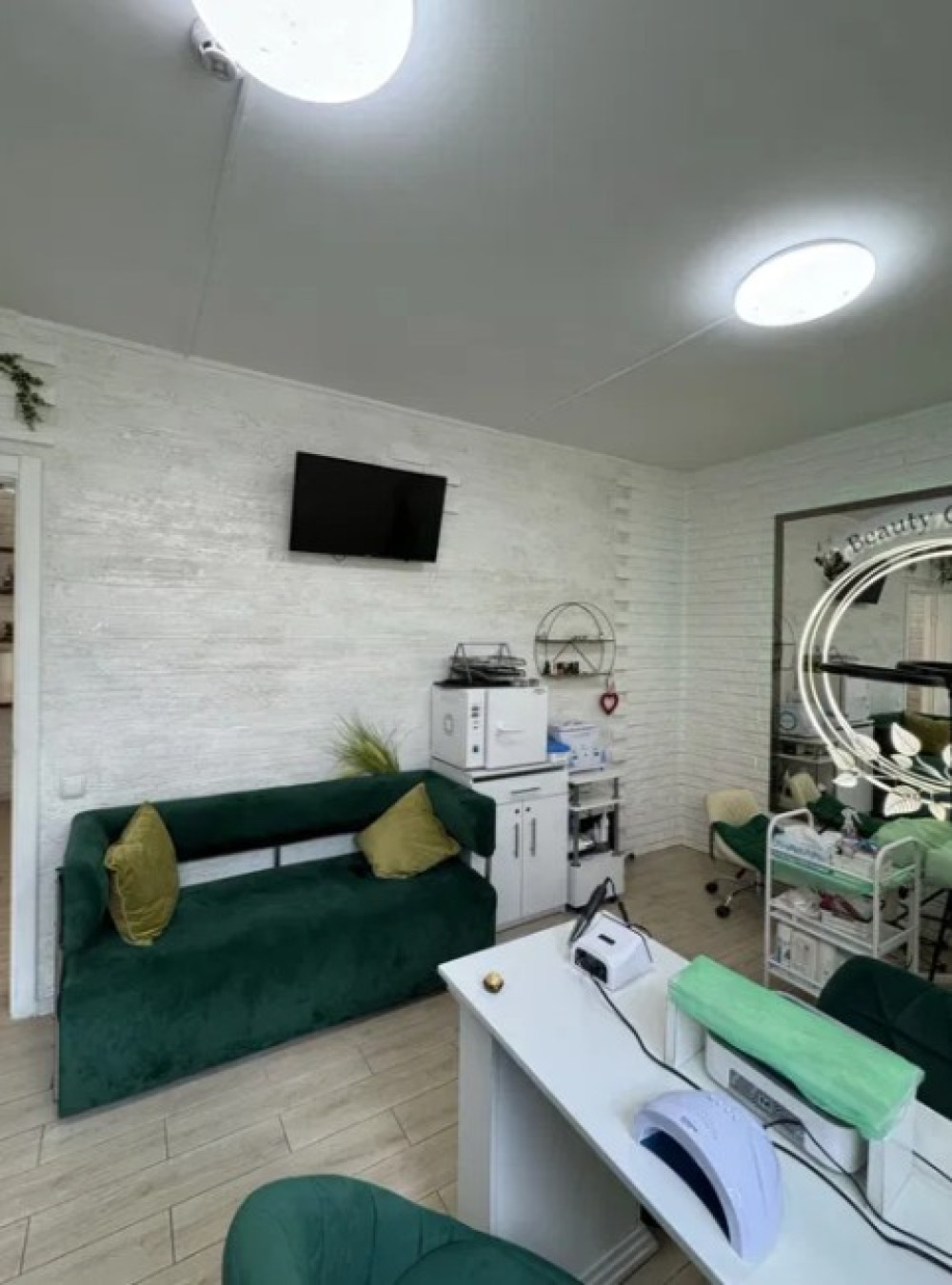 Комерційна нерухомість на вул. Массив Радужный, 58 м², 51 000$ — FAKTOR