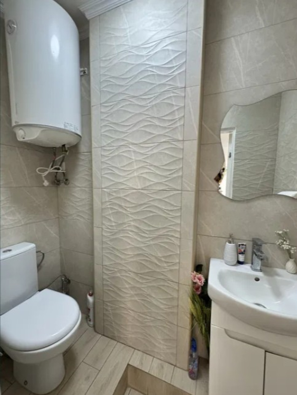 Комерційна нерухомість на вул. Массив Радужный, 58 м², 51 000$ — FAKTOR