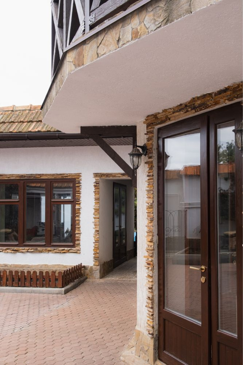 Дом на ул. Розовая, 235 м², 820 000$ — FAKTOR