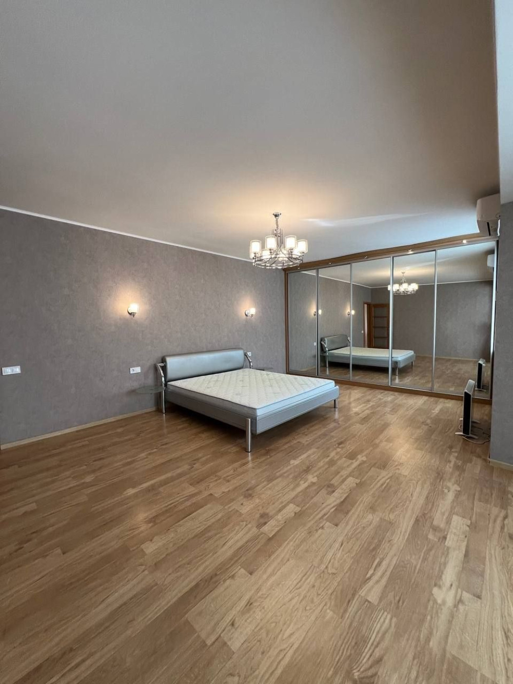Квартира на ул. Педагогическая, 164 м², 140 000$ — FAKTOR