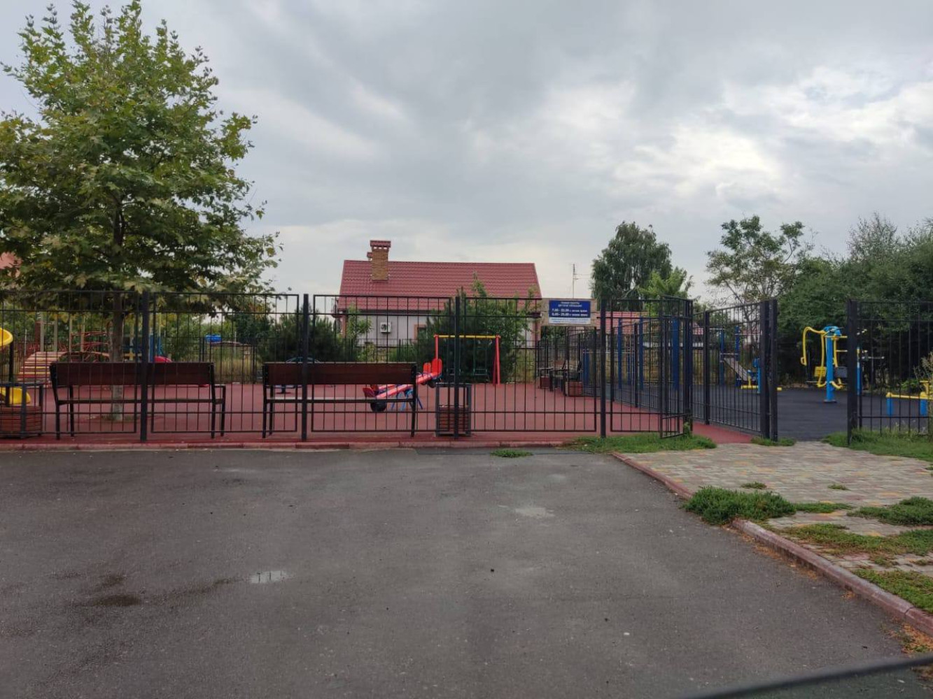 Дом на ул. Мира, 480 м², 150 000$ — FAKTOR