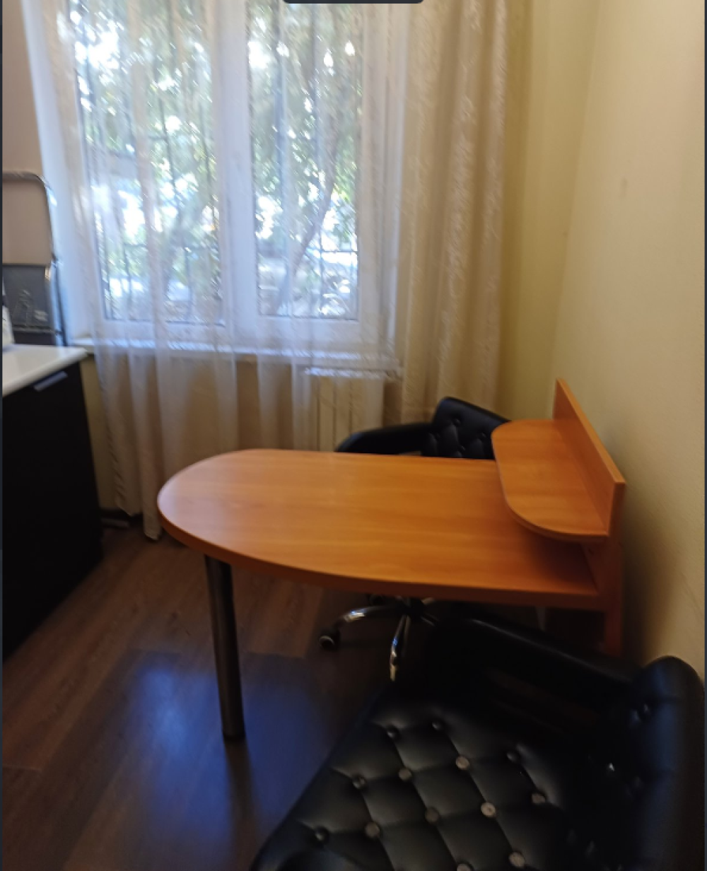 Комерційна нерухомість на вул. Небесной Сотни проспект, 76 м², 61 500$ — FAKTOR