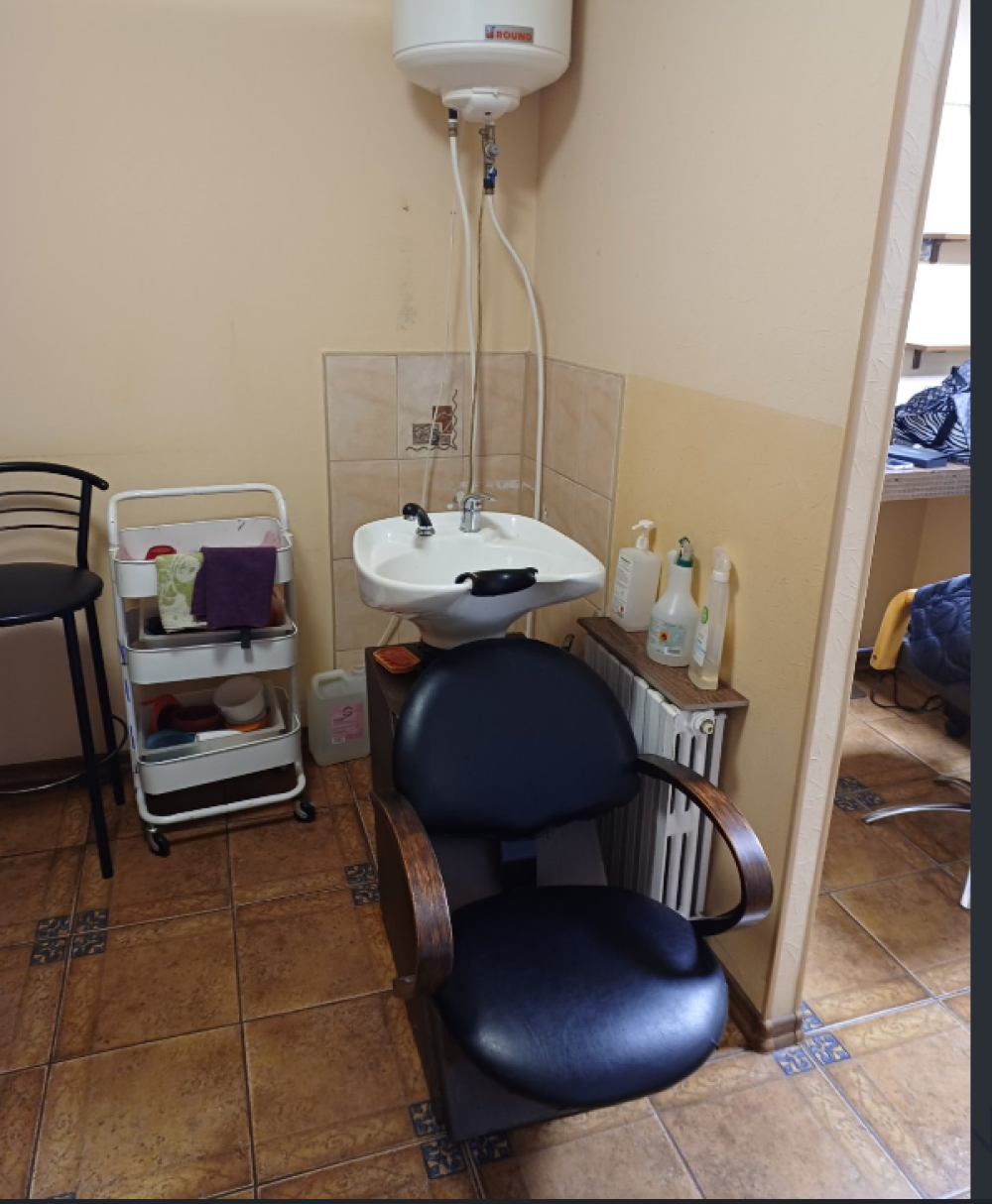 Комерційна нерухомість на вул. Небесной Сотни проспект, 76 м², 61 500$ — FAKTOR