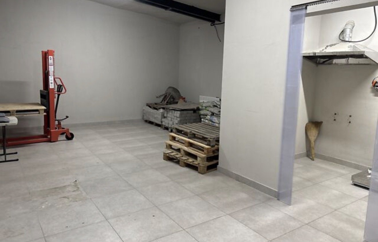 Комерційна нерухомість на вул. Пересыпская 5-я, 550 м², 200 000$ — FAKTOR