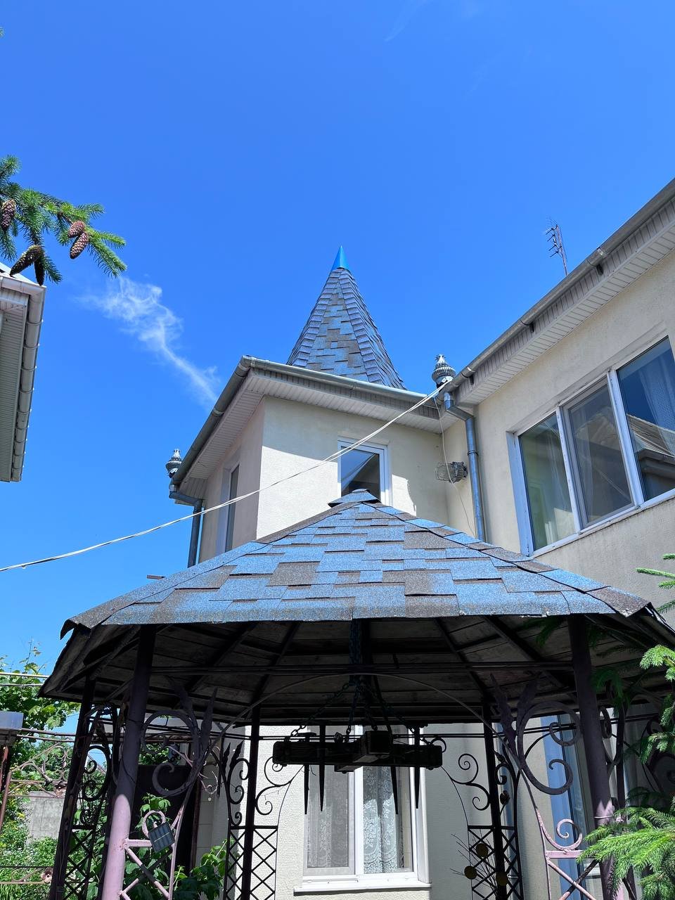 Будинок на вул. Светлая (Царское село), 281 м², 180 000$ — FAKTOR