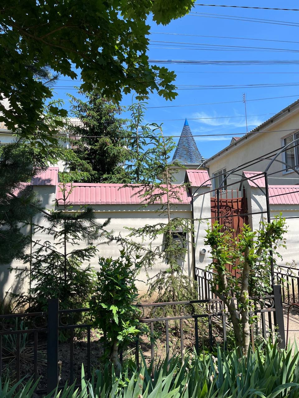 Дом на ул. Светлая (Царское село), 281 м², 180 000$ — FAKTOR