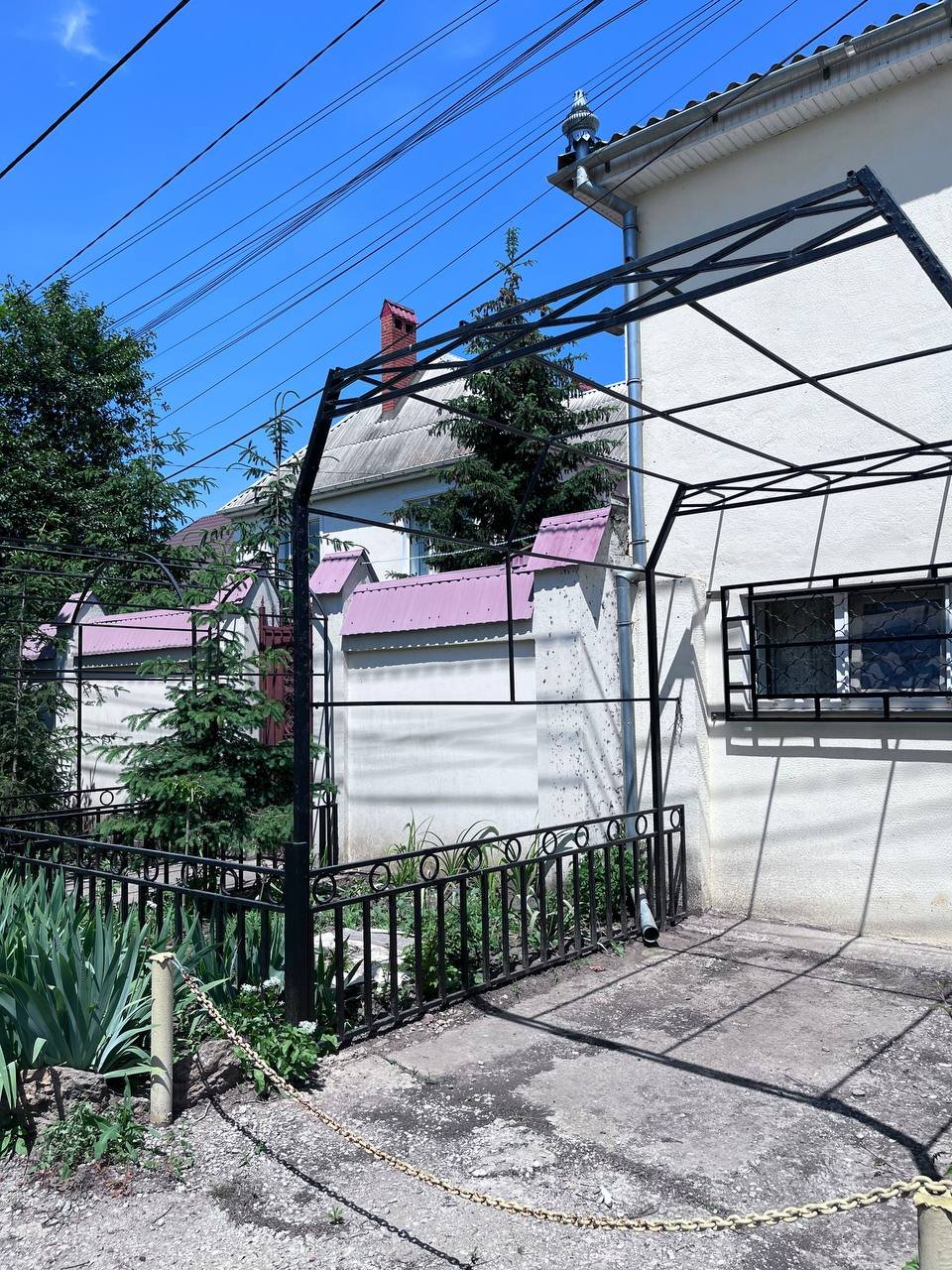 Дом на ул. Светлая (Царское село), 281 м², 180 000$ — FAKTOR