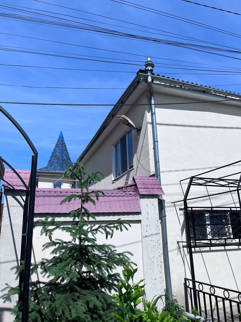 Дом на ул. Светлая (Царское село), 281 м², 180 000$ — FAKTOR