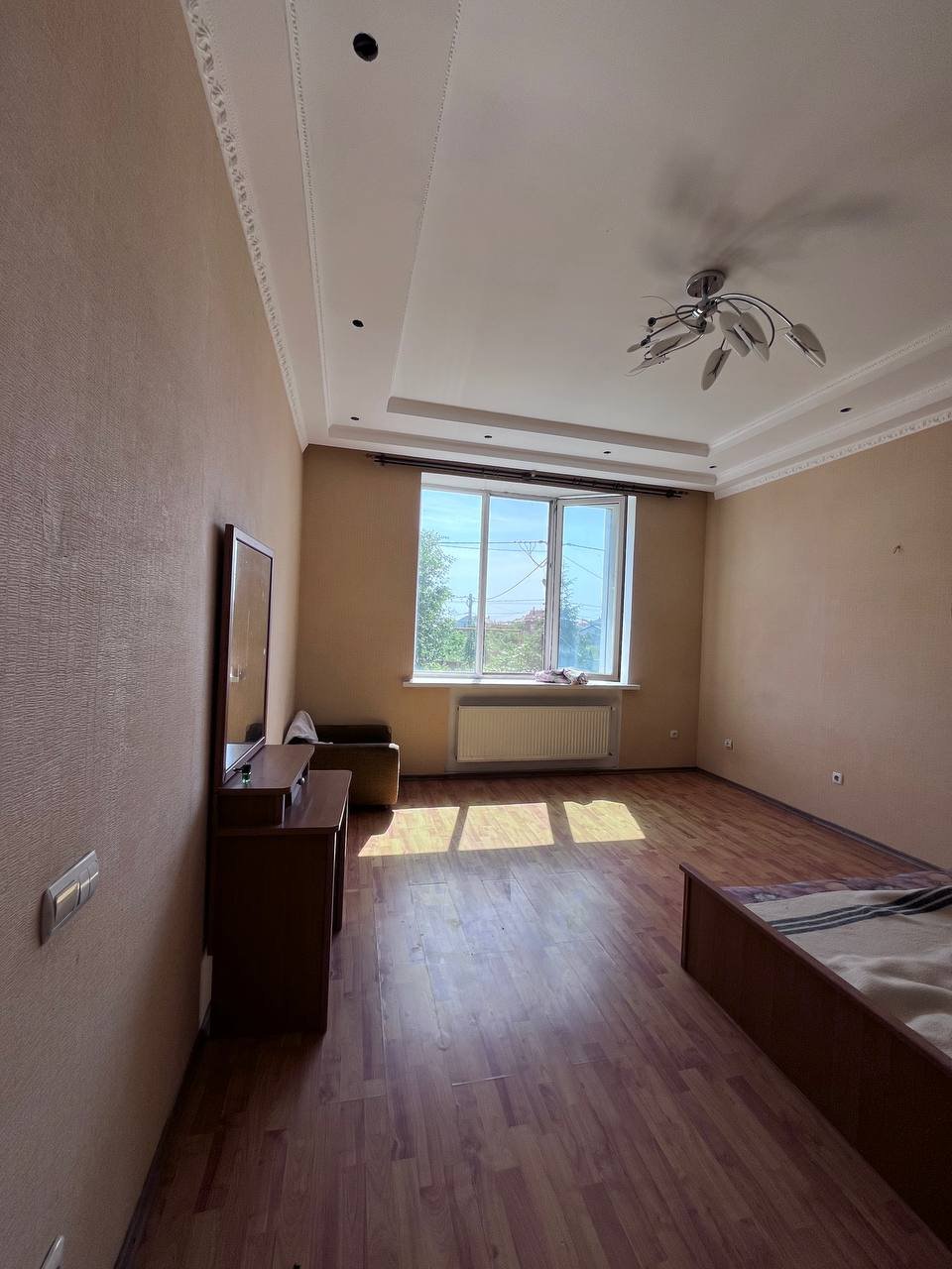 Дом на ул. Светлая (Царское село), 281 м², 180 000$ — FAKTOR