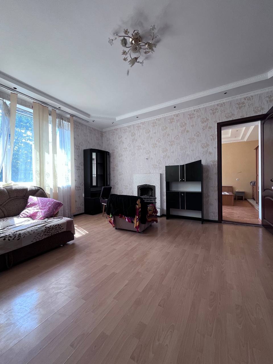 Дом на ул. Светлая (Царское село), 281 м², 180 000$ — FAKTOR
