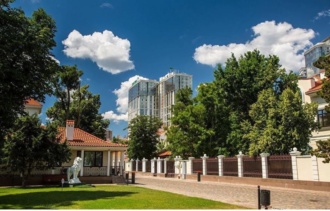 Дом на ул. Французский бульвар, 624 м², 2 900 000$ — FAKTOR