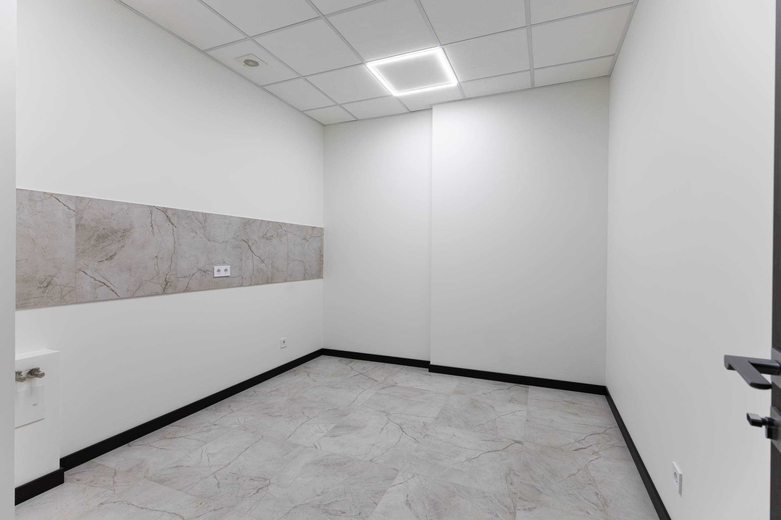 Комерційна нерухомість на вул. Краснова, 72 м², 202 440$ — FAKTOR