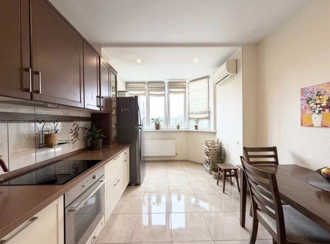 Квартира на вул. Массив Радужный, 79 м², 85 000$ — FAKTOR