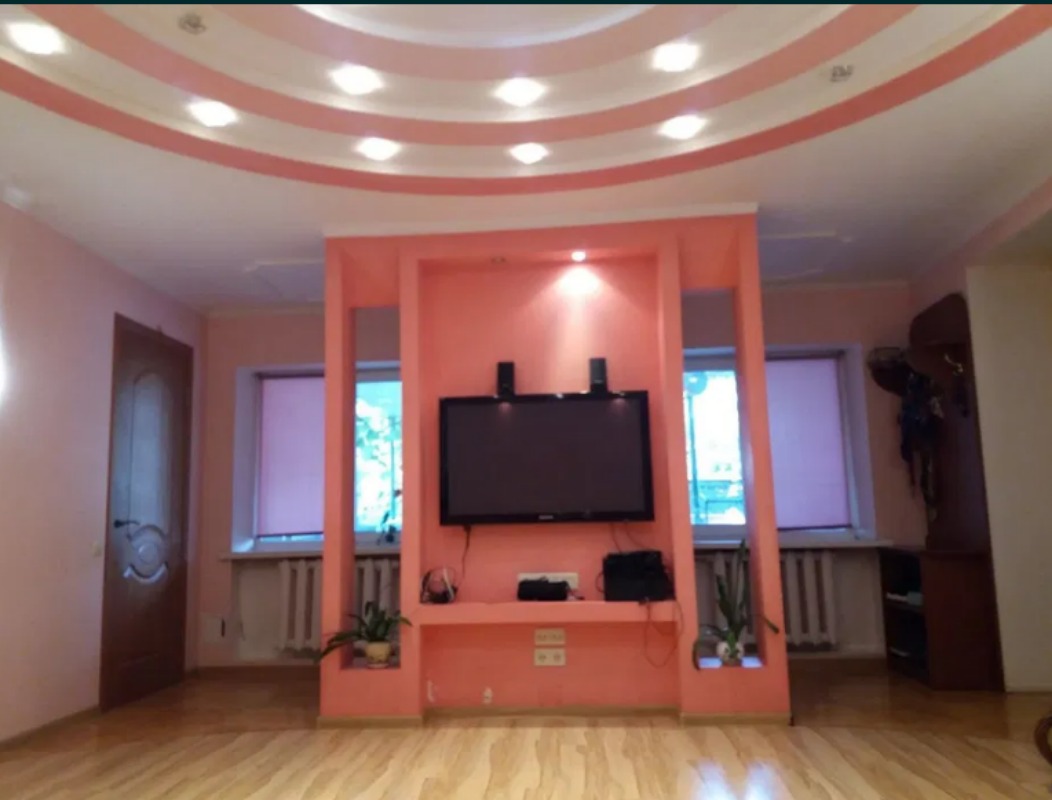 Будинок на вул. Крайняя, 240 м², 103 600$ — FAKTOR
