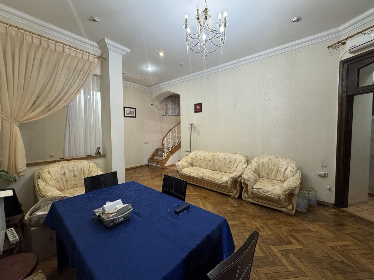 Квартира на ул. Уютная, 211 м², 200 000$ — FAKTOR
