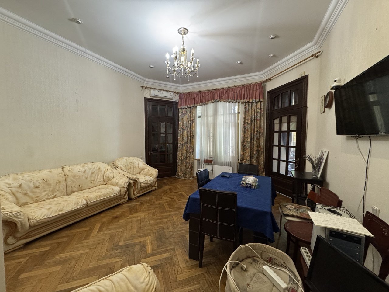 Квартира на ул. Уютная, 211 м², 200 000$ — FAKTOR