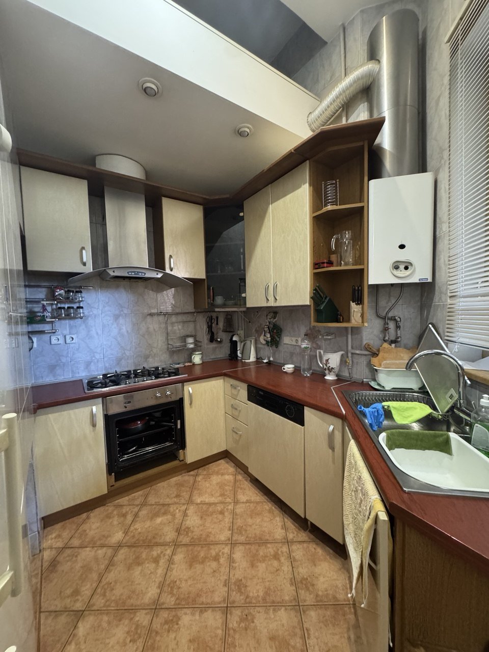 Квартира на ул. Уютная, 211 м², 200 000$ — FAKTOR