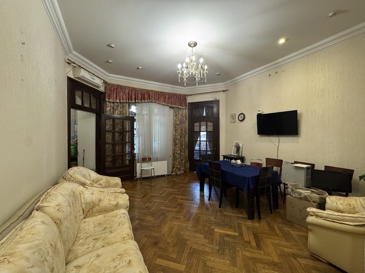 Квартира на ул. Уютная, 211 м², 200 000$ — FAKTOR