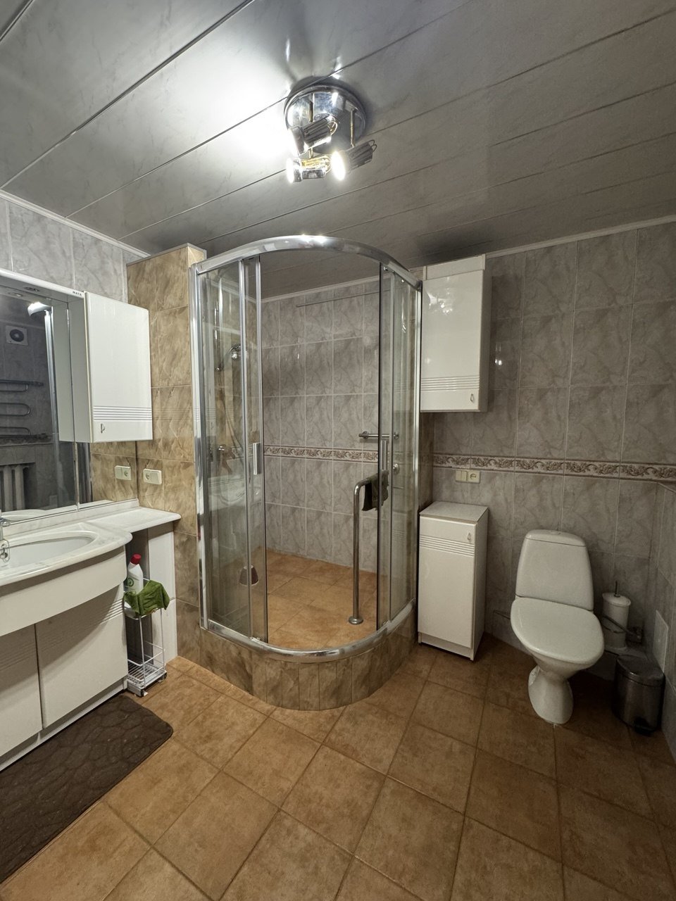 Квартира на ул. Уютная, 211 м², 200 000$ — FAKTOR