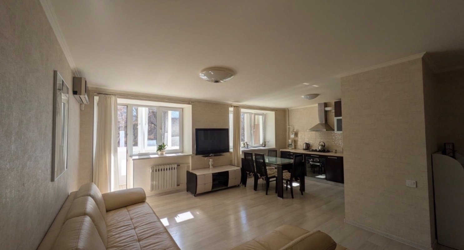 Квартира на вул. Армейская, 75 м², 112 000$ — FAKTOR