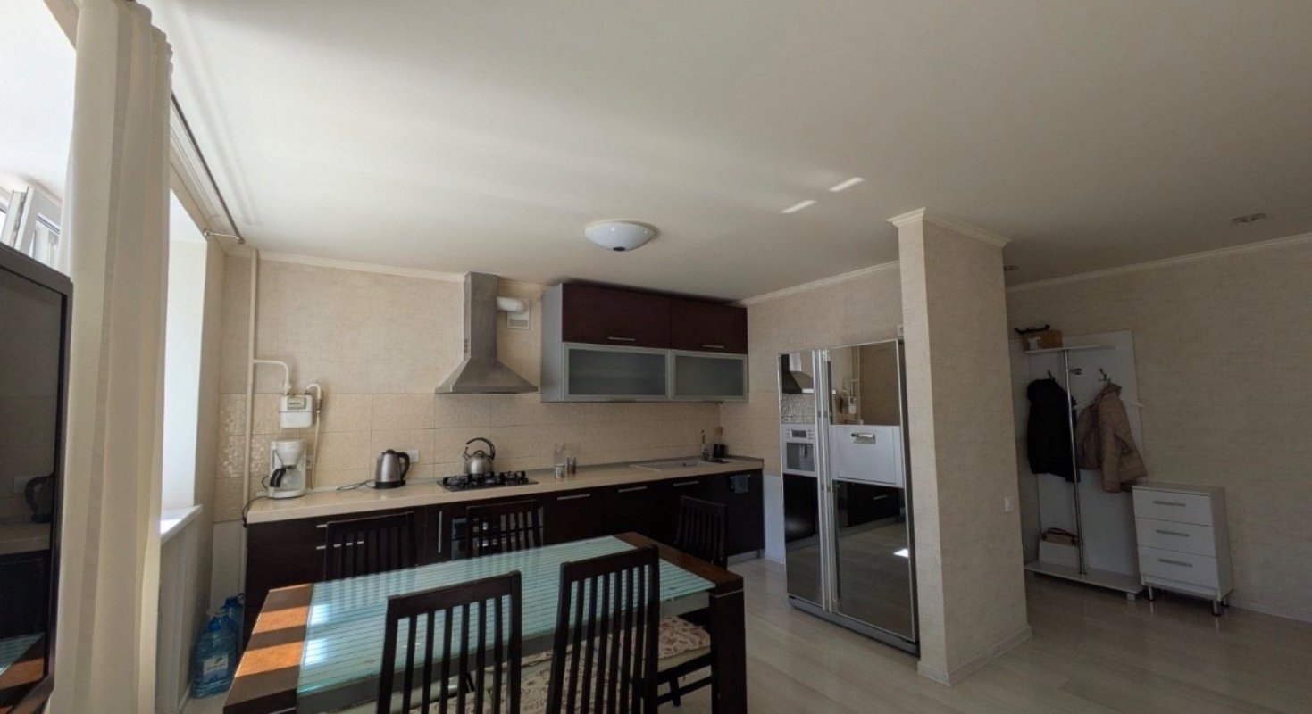 Квартира на ул. Армейская, 75 м², 112 000$ — FAKTOR