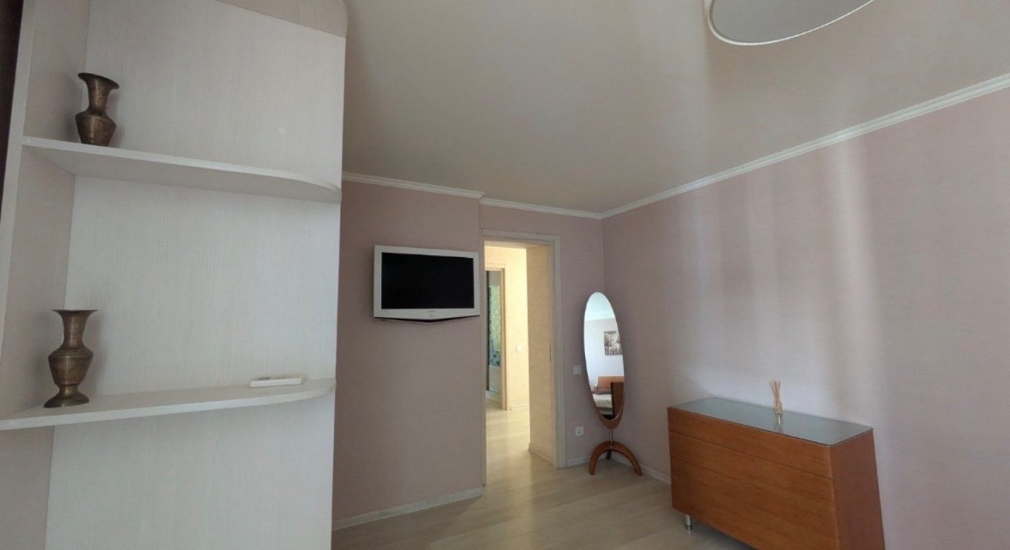 Квартира на ул. Армейская, 75 м², 112 000$ — FAKTOR