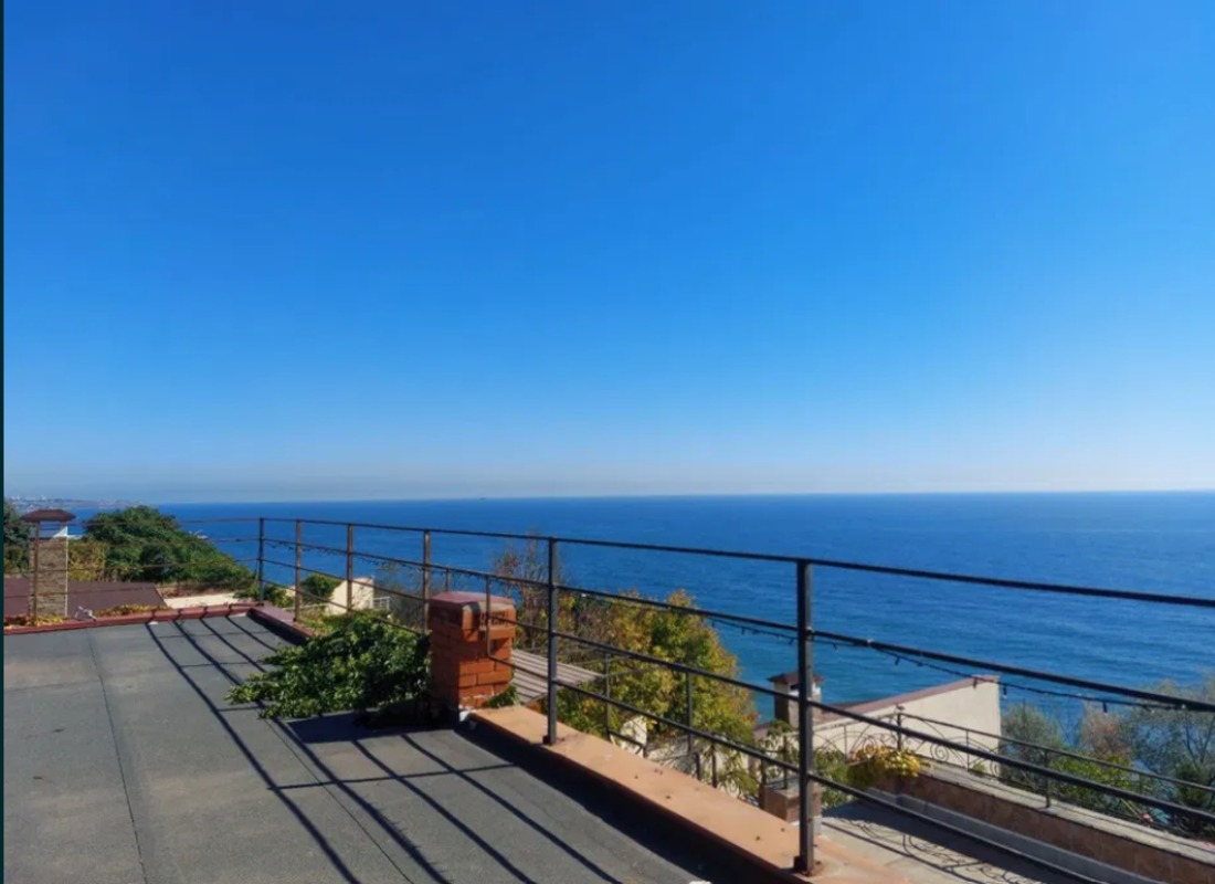 Комерційна нерухомість на вул. Солнечная (Совиньон), 250 м², 400 000$ — FAKTOR