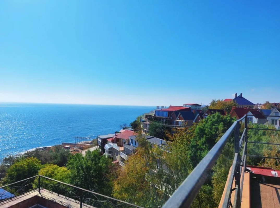 Комерційна нерухомість на вул. Солнечная (Совиньон), 250 м², 400 000$ — FAKTOR