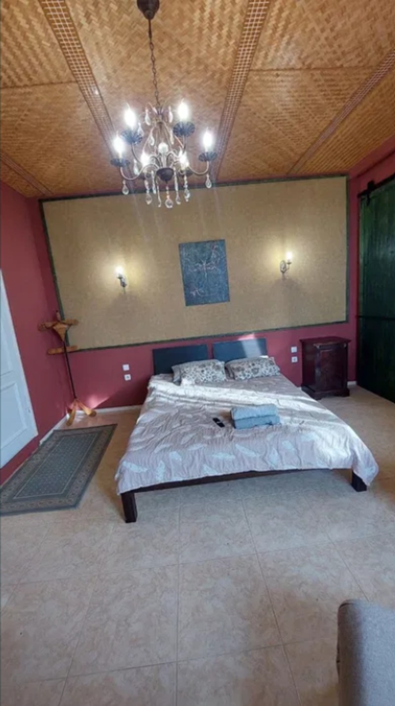 Комерційна нерухомість на вул. Солнечная (Совиньон), 250 м², 400 000$ — FAKTOR