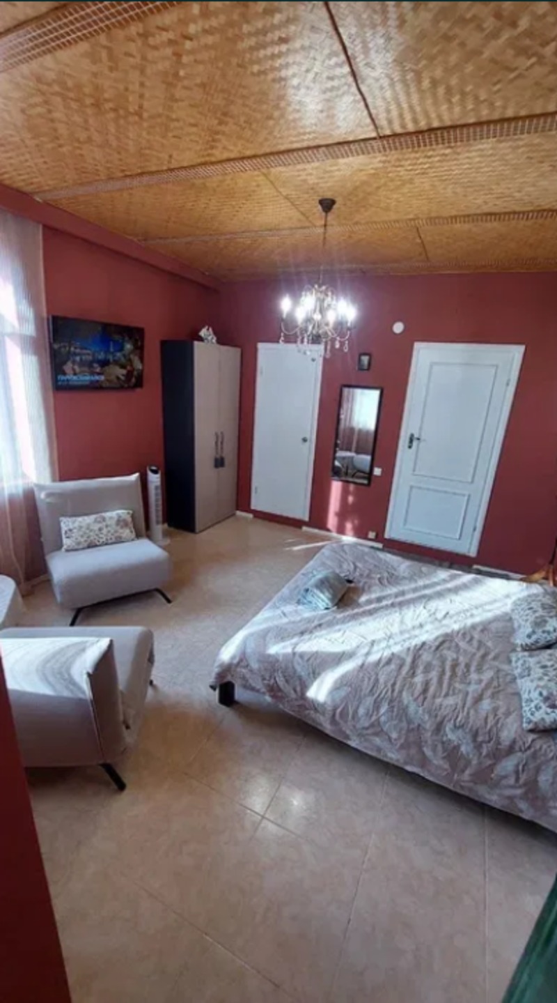Комерційна нерухомість на вул. Солнечная (Совиньон), 250 м², 400 000$ — FAKTOR