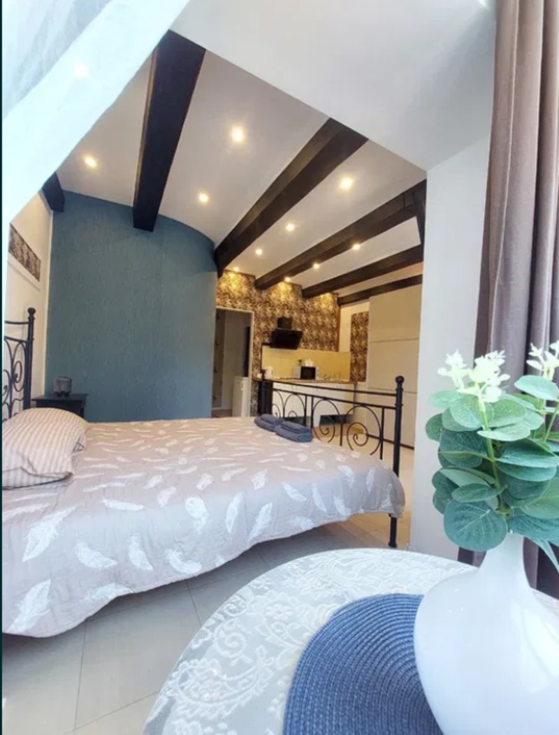 Комерційна нерухомість на вул. Солнечная (Совиньон), 250 м², 400 000$ — FAKTOR