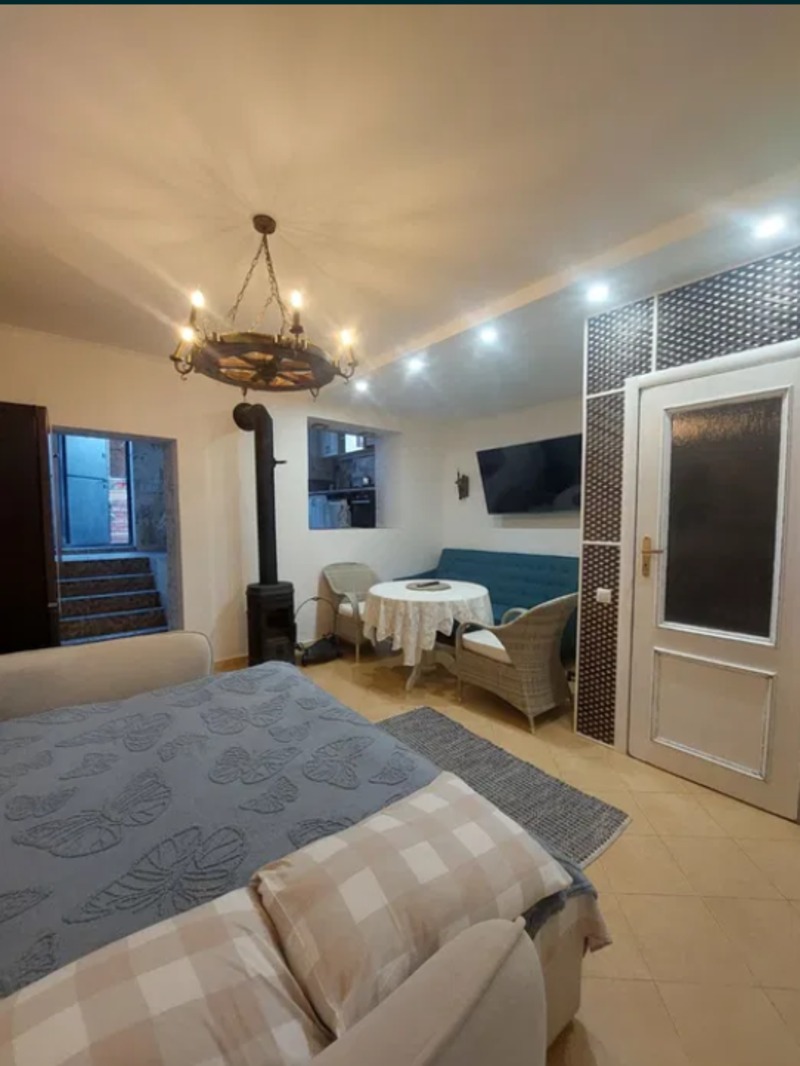 Комерційна нерухомість на вул. Солнечная (Совиньон), 250 м², 400 000$ — FAKTOR