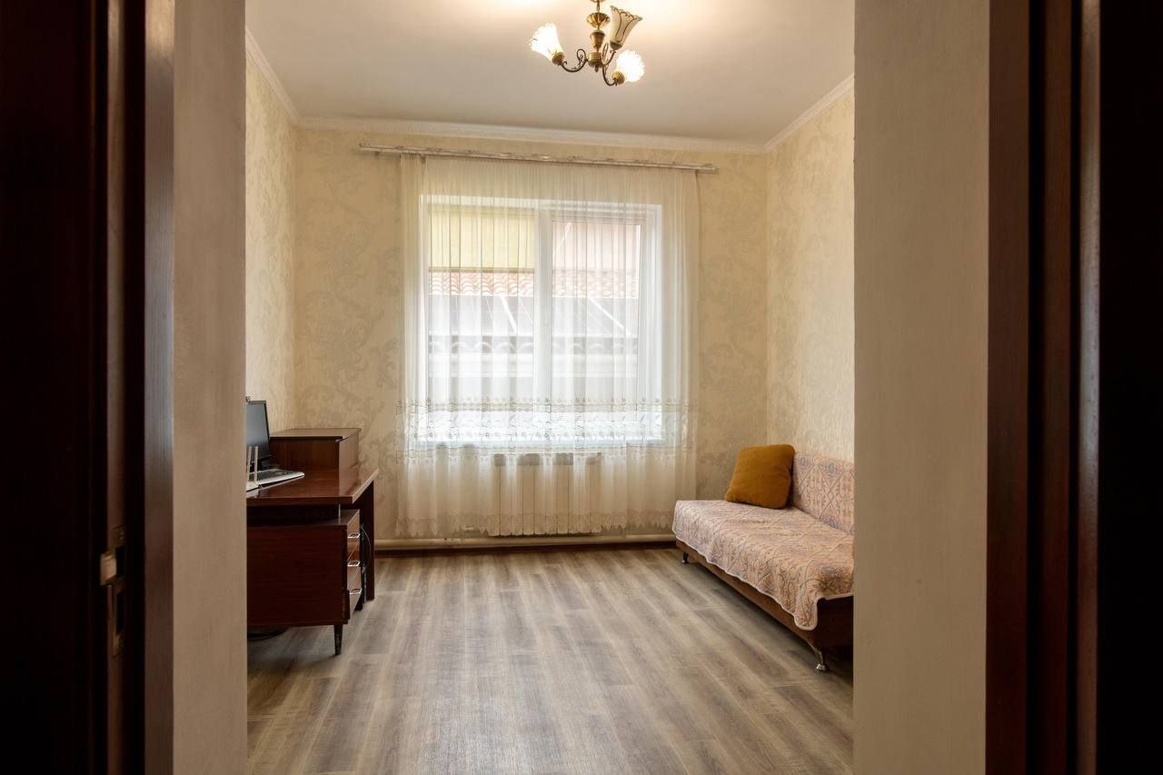 Дом на ул. Ромашковая, 200 м², 270 000$ — FAKTOR