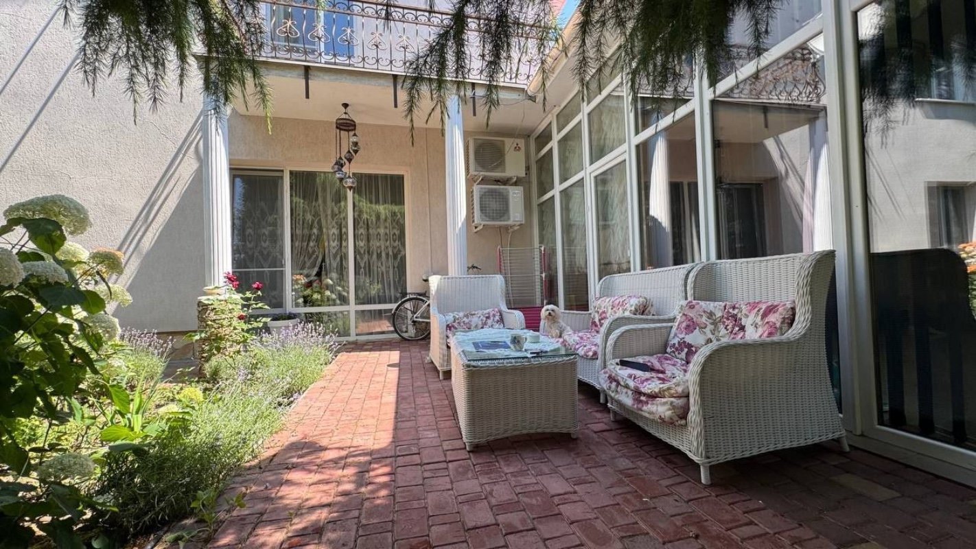 Дом на ул. Авдеева-Черноморского, 366 м², 560 000$ — FAKTOR