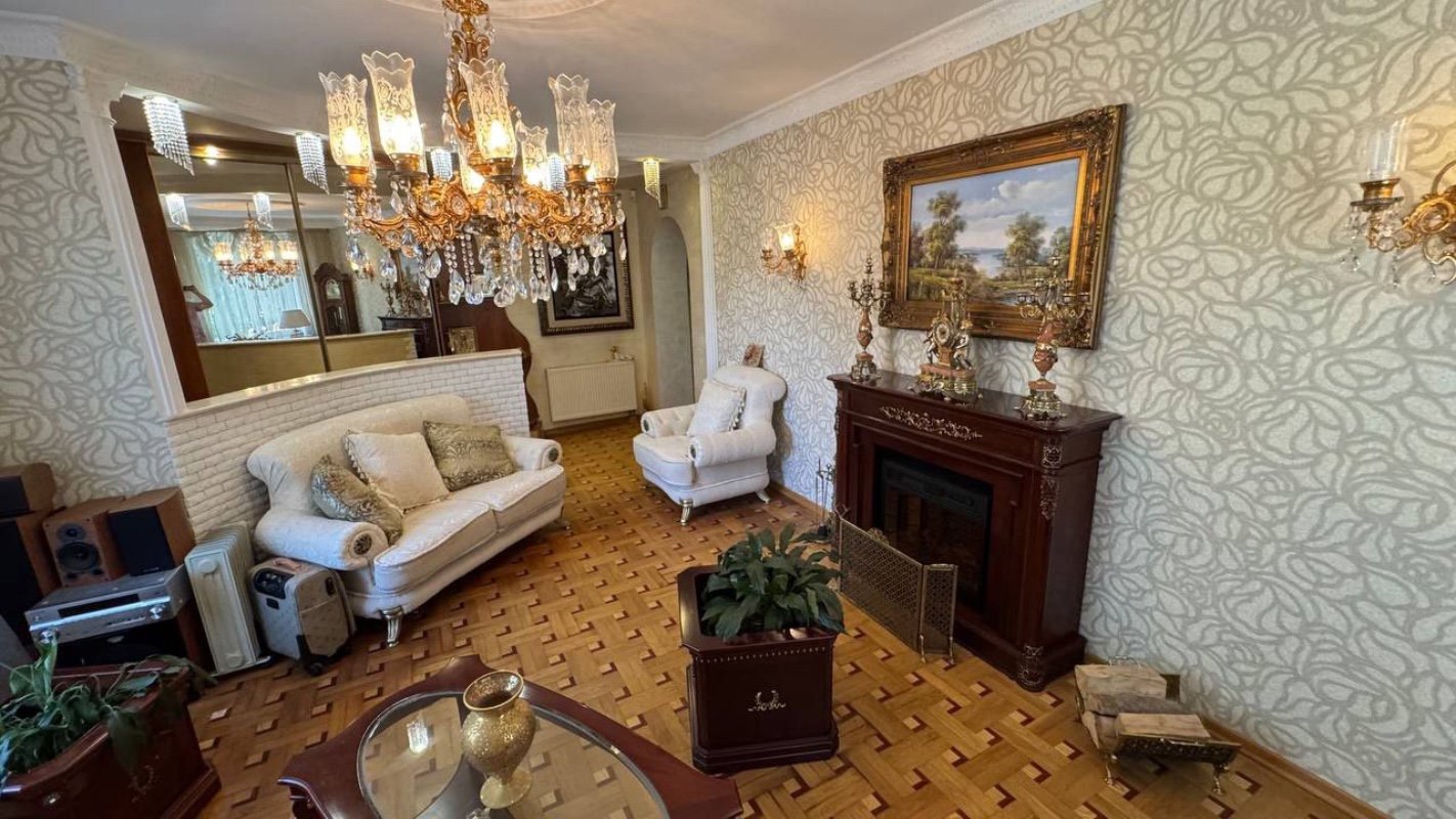 Дом на ул. Авдеева-Черноморского, 366 м², 560 000$ — FAKTOR